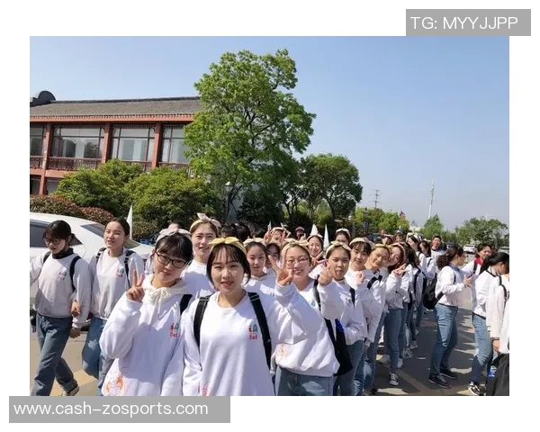 洛阳中辉煌足球：奋勇拼搏展现青春风采与团队精神