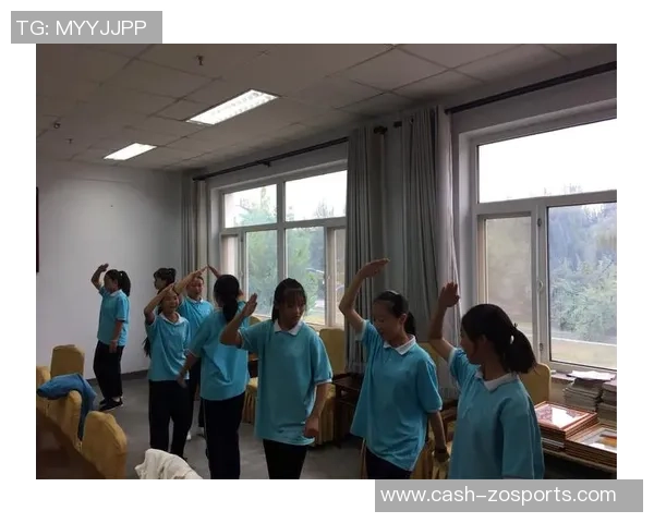 英格兰男子足球队团结一心合影留念展现团队精神与荣耀时刻